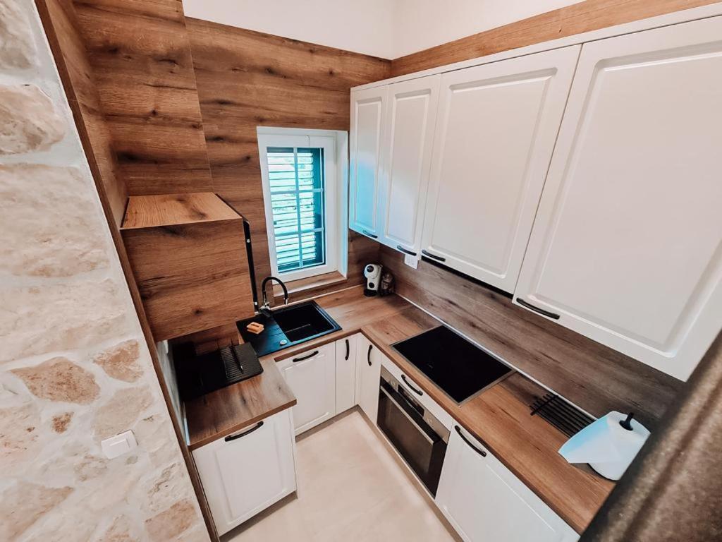 Stone House Jezera Apartment Exterior photo